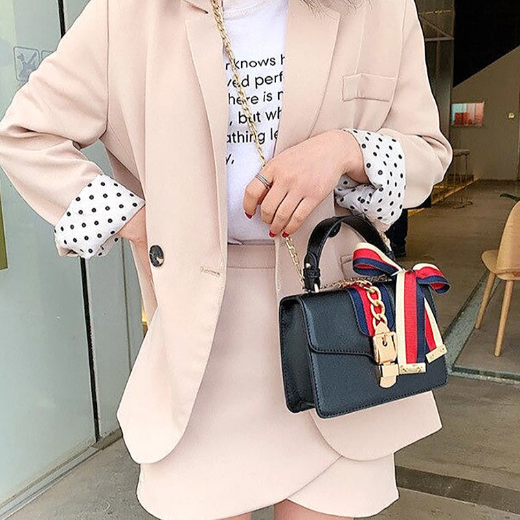 Compact Shoulder Bag Made of Vegan Leather | Versatile & Stylish
