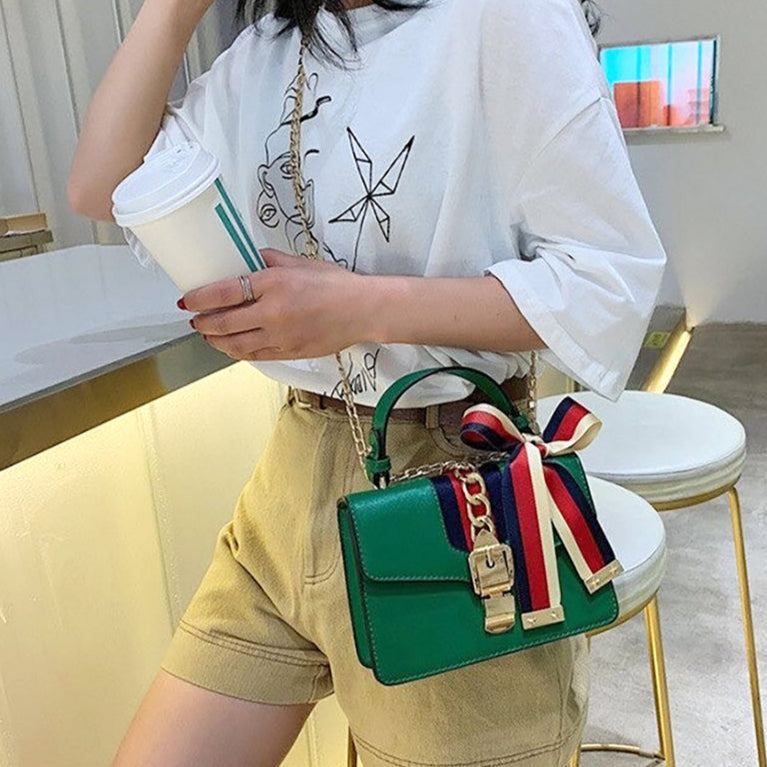 Compact Shoulder Bag Made of Vegan Leather | Versatile & Stylish