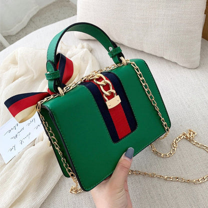 Compact Shoulder Bag Made of Vegan Leather | Versatile & Stylish